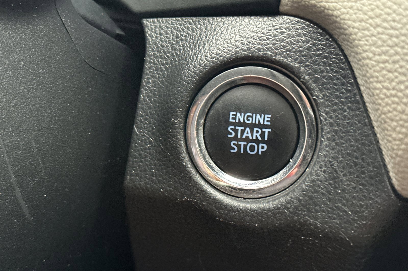 Used 2019 Toyota RAV4 XLE Premium image 24