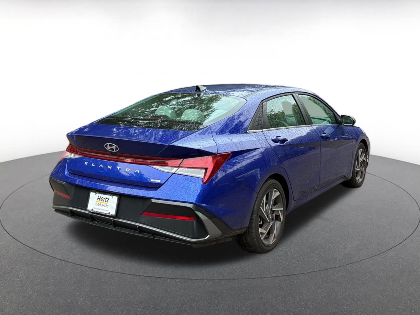 Used 2025 Hyundai Elantra Limited FWD image 7