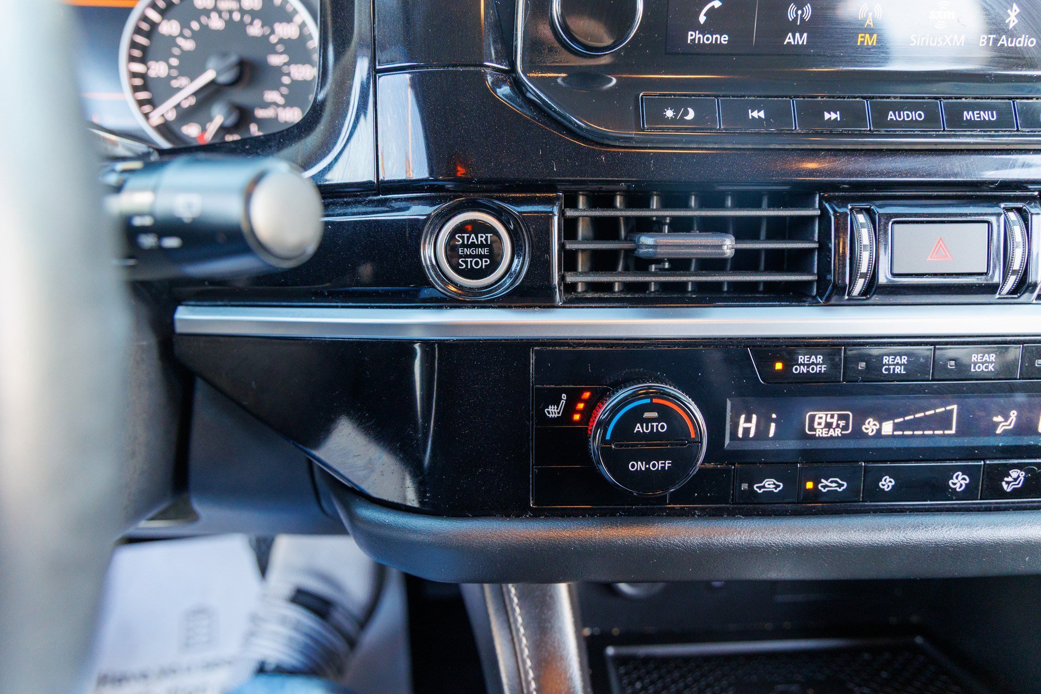 Used 2023 Nissan Pathfinder SL w/ Lighting Package (N92) image 29