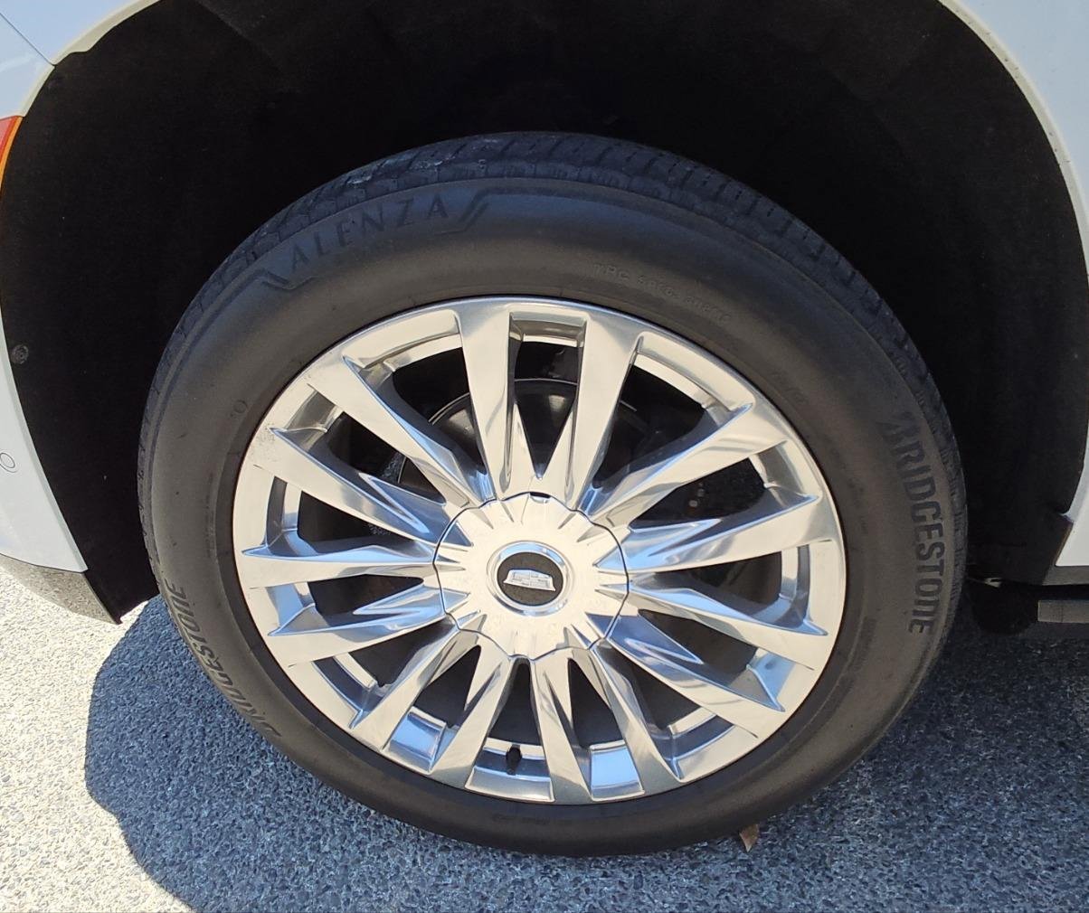 Used 2022 Cadillac Escalade Premium Luxury w/ Performance Package RWD image 27