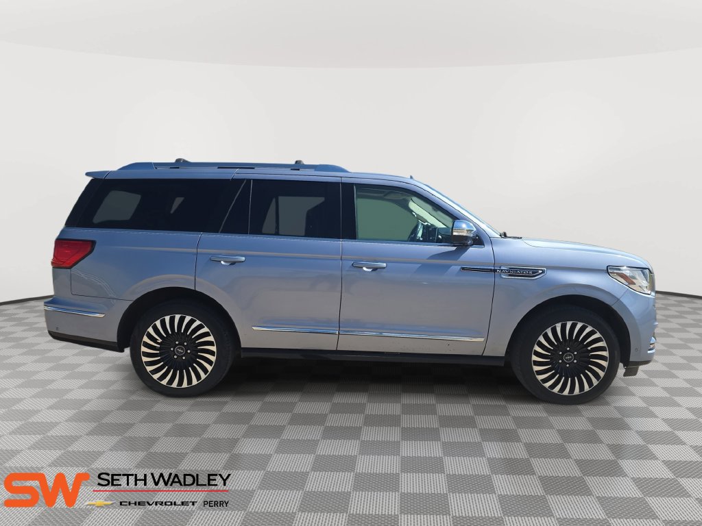 Used 2021 Lincoln Navigator Black Label w/ Cargo Convenience Package AWD/4WD image 8