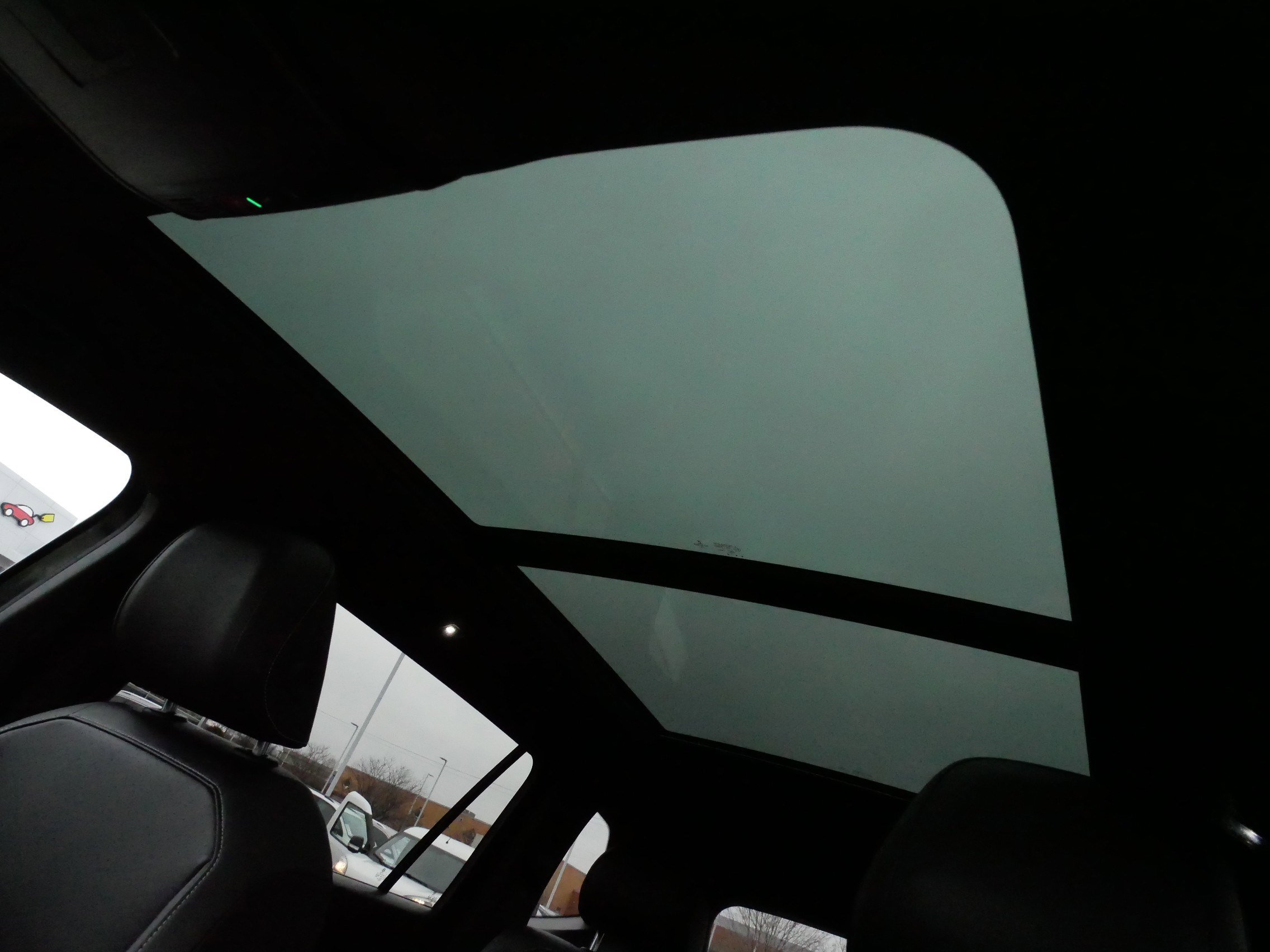 Used 2021 Volkswagen Tiguan SE R-Line image 30