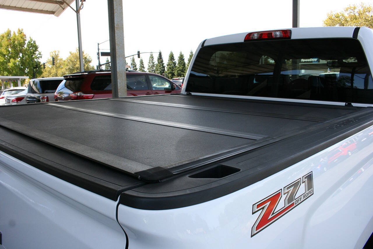 Used 2017 Chevrolet Silverado 1500 LT w/ All Star Edition AWD/4WD image 25