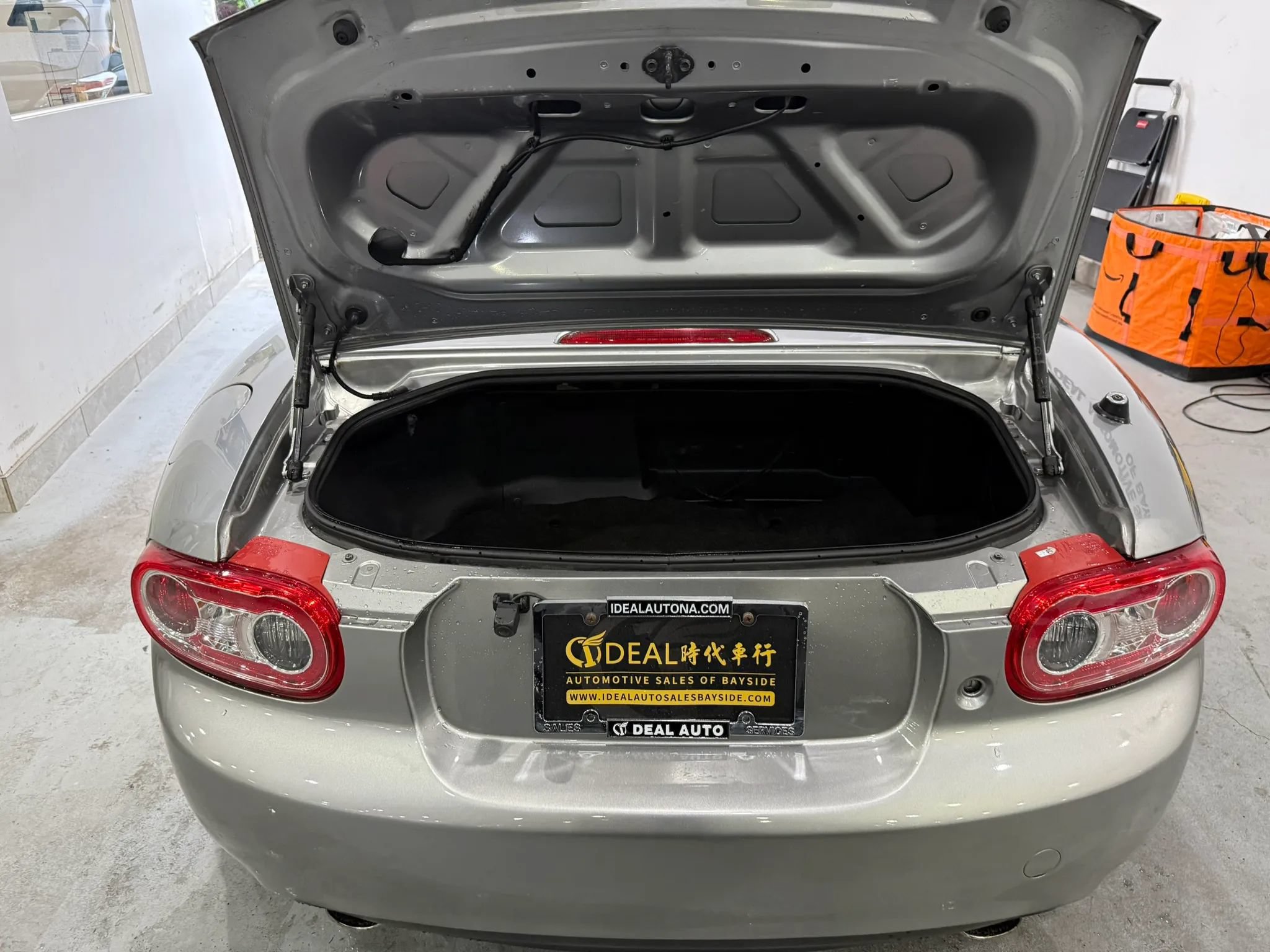 Used 2012 MAZDA MX-5 Miata Touring w/ Suspension Pkg RWD image 15