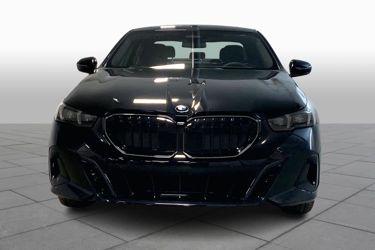 New 2026 BMW 530i xDrive w/ M Sport Package AWD/4WD image 3