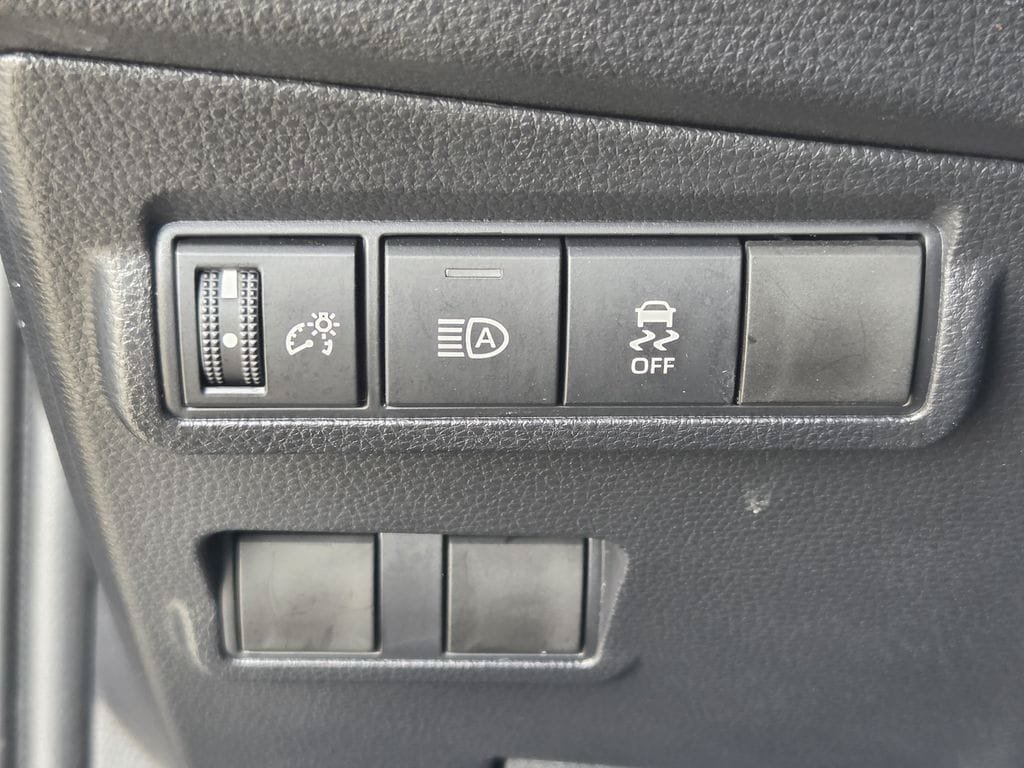 Used 2026 Toyota Corolla Cross LE FWD image 25
