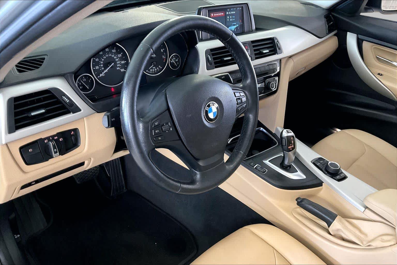 Used 2018 BMW 320i Sedan w/ Convenience Package RWD image 16