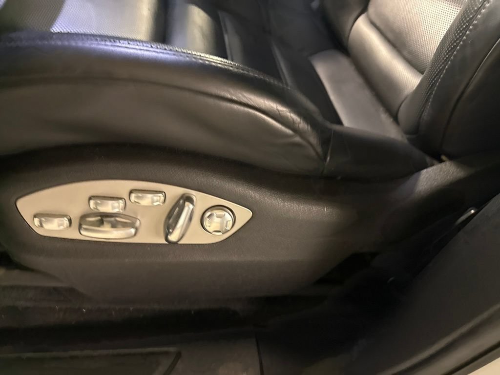Used 2021 Porsche Macan AWD/4WD image 13