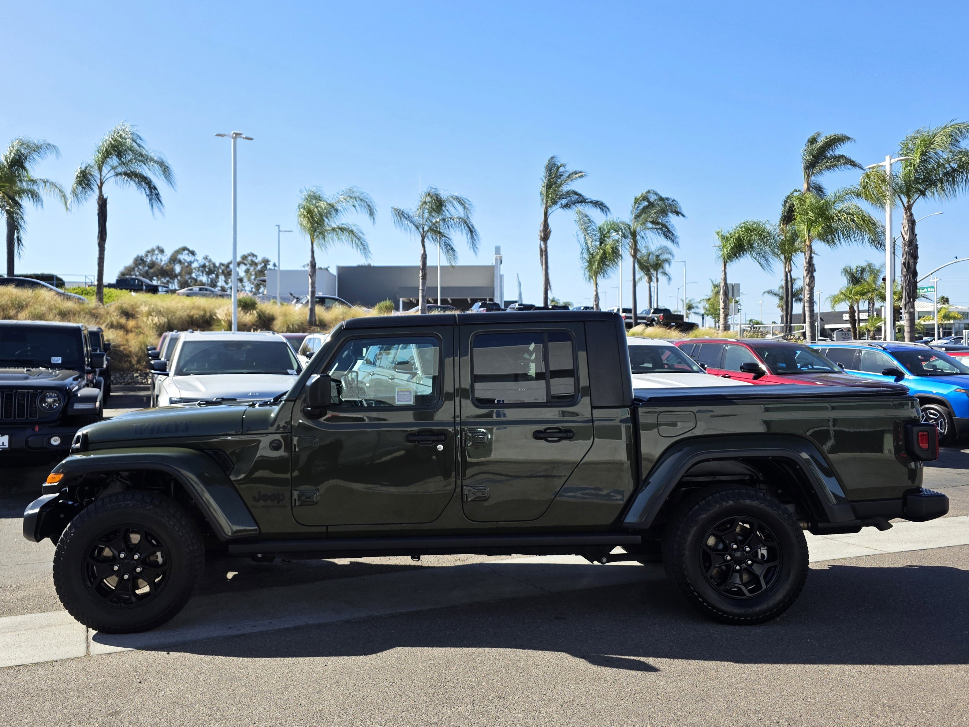 Certified 2021 Jeep Gladiator Willys image 2