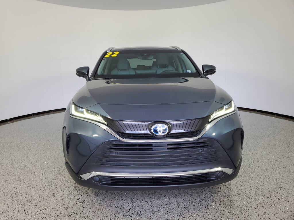 Used 2022 Toyota Venza XLE AWD/4WD image 2