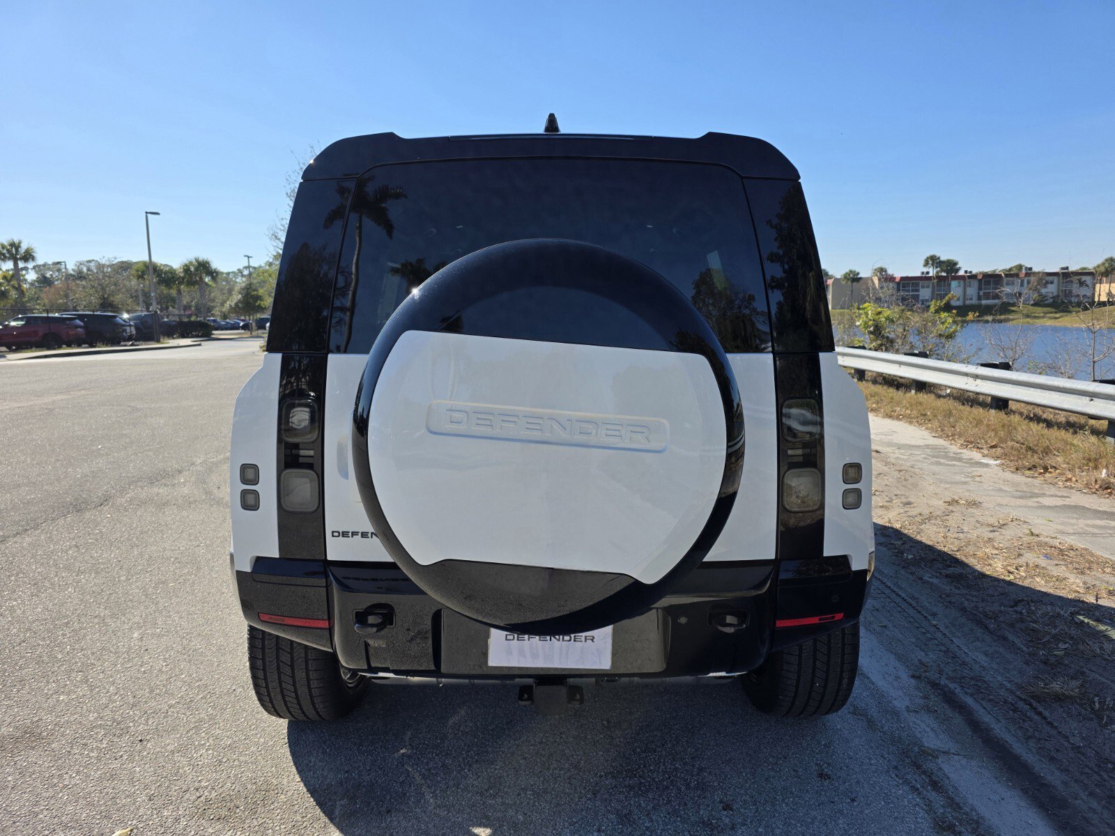 New 2026 Land Rover Defender 110 X-Dynamic SE image 6