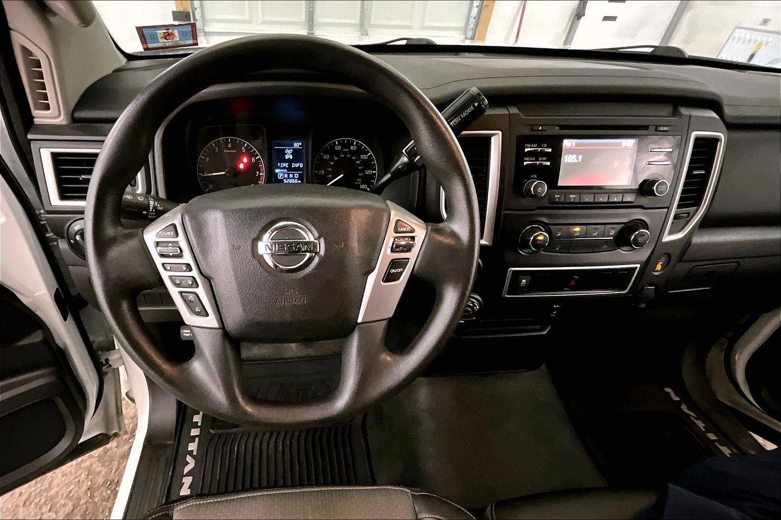 Used 2017 Nissan Titan S image 5