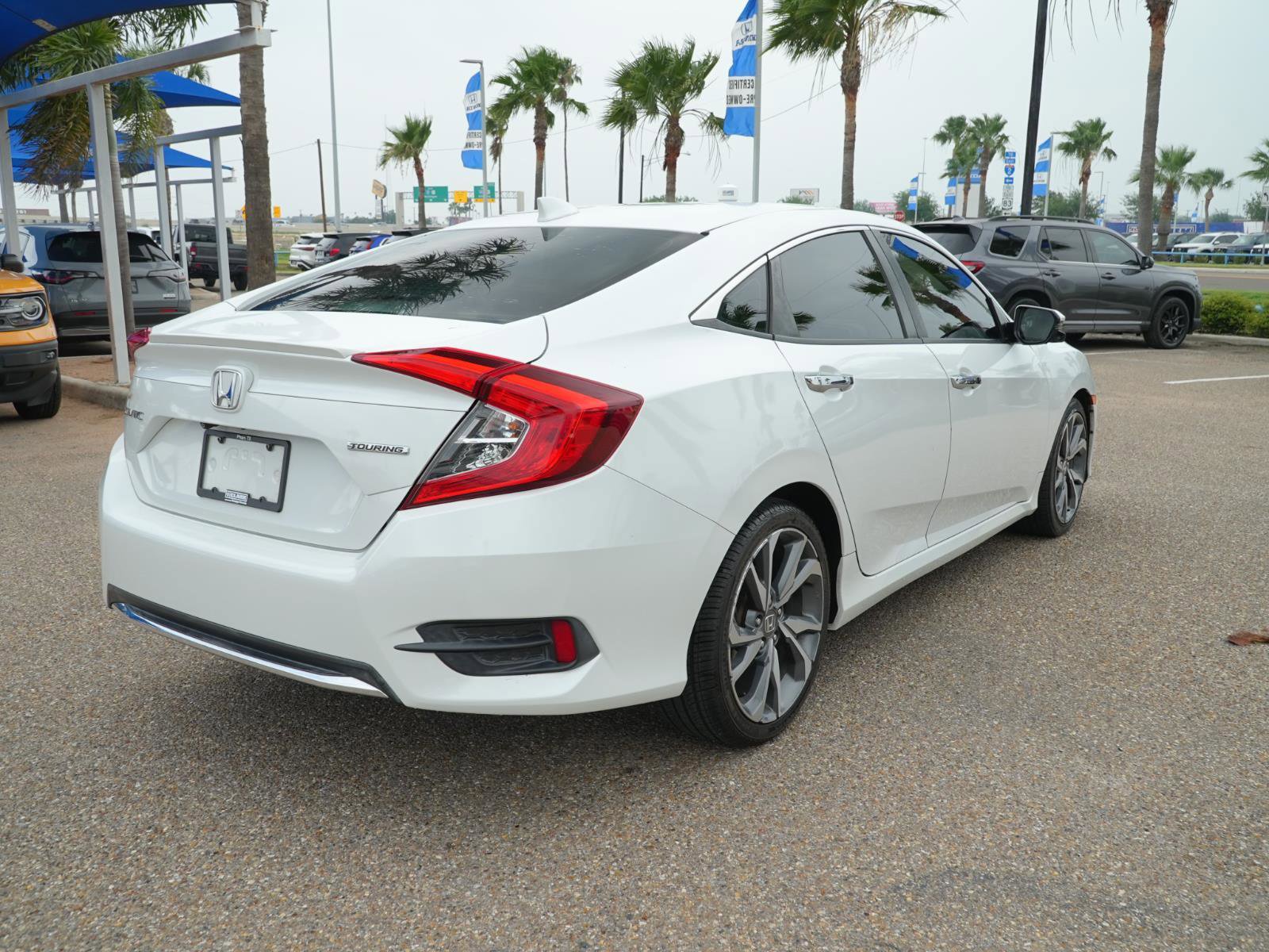 Used 2019 Honda Civic Touring image 5