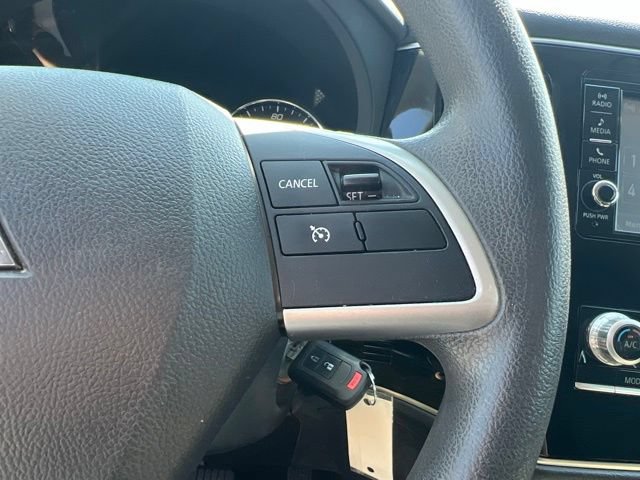 Used 2020 Mitsubishi Outlander ES FWD image 15