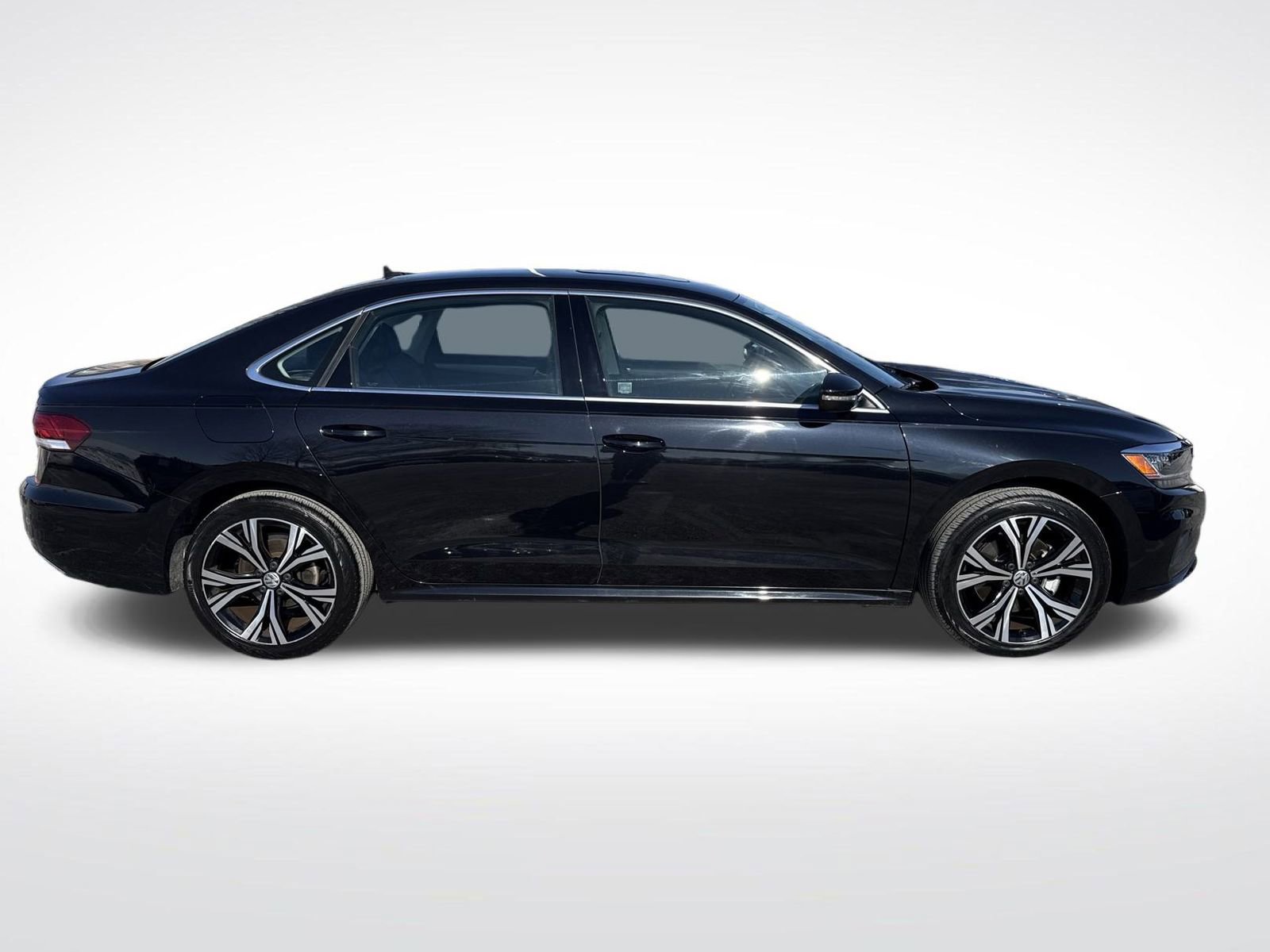 Certified 2021 Volkswagen Passat 2.0T SE image 7