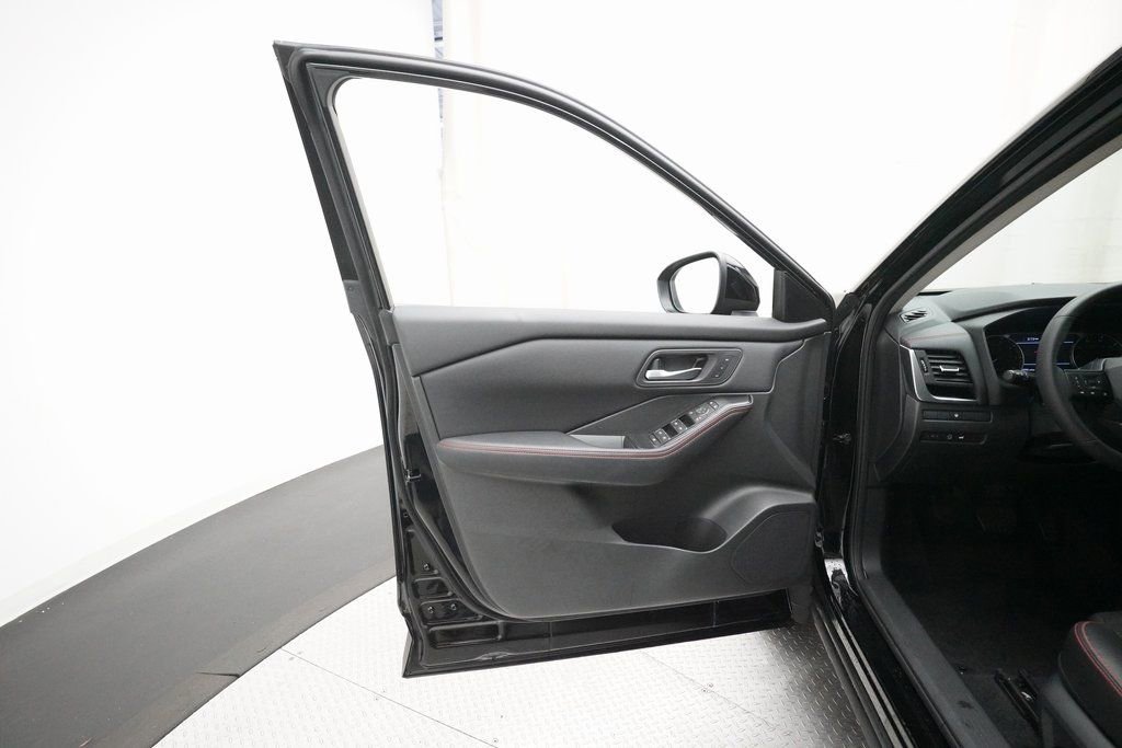 Certified 2025 Nissan Rogue Rock Creek w/ Rock Creek Premium Package image 29