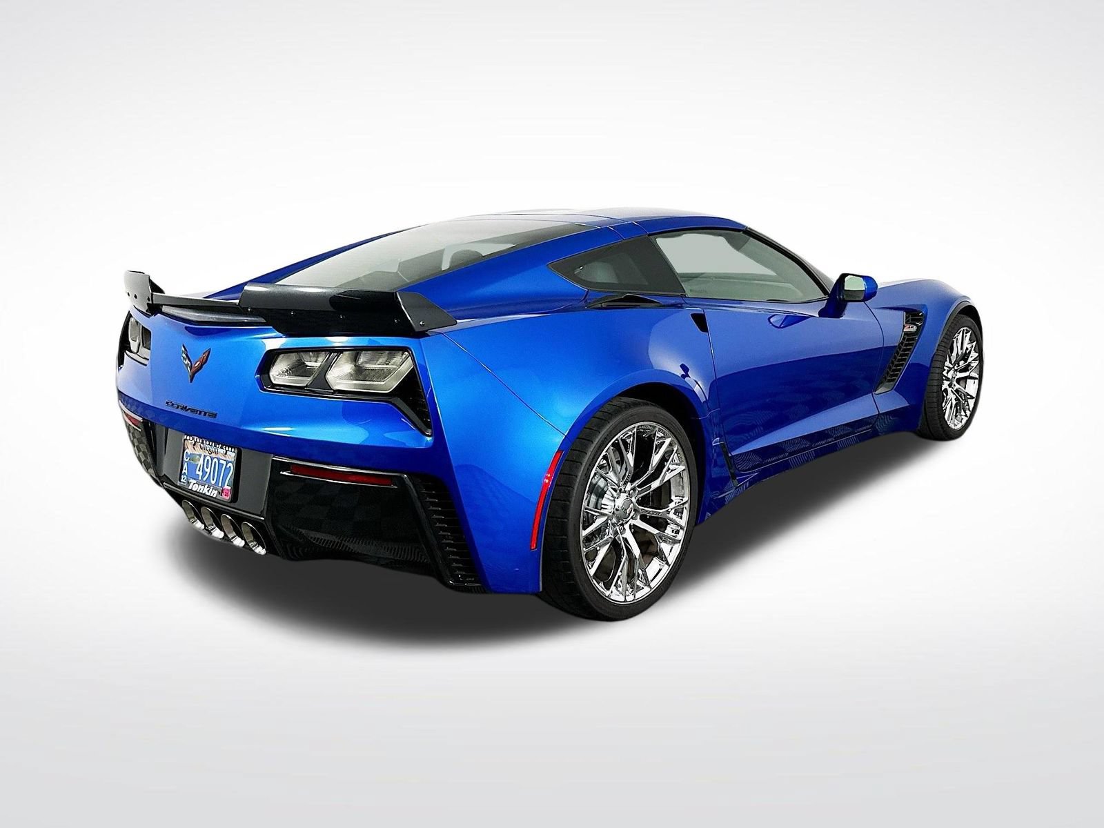 Used 2015 Chevrolet Corvette Z06 w/ 3LZ Preferred Equipment Group RWD image 8
