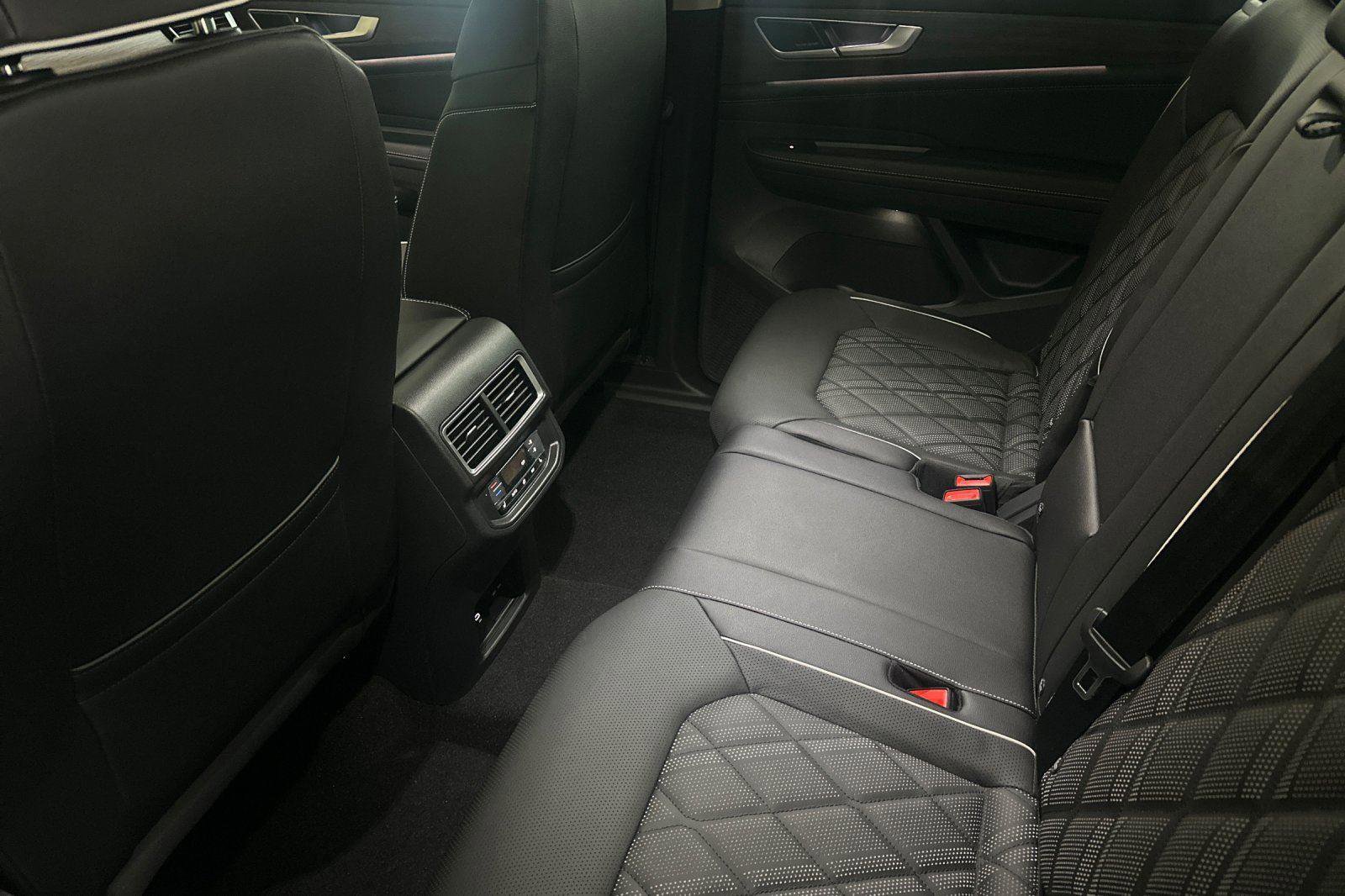 New 2026 Volkswagen Atlas SEL Premium R-Line image 11