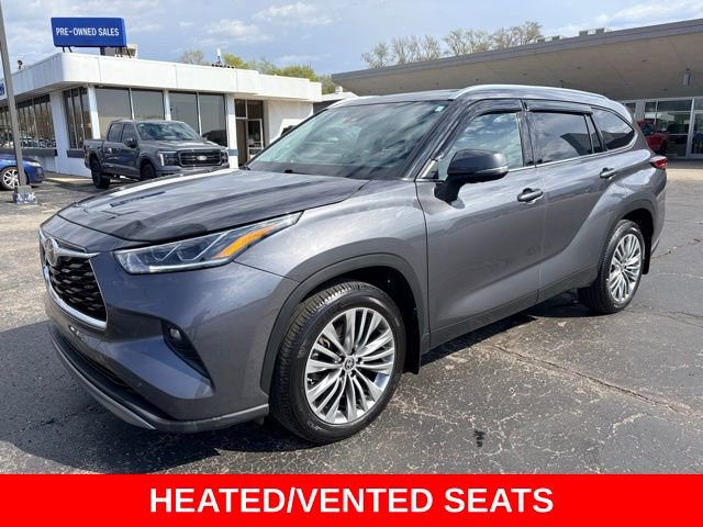 Used 2022 Toyota Highlander Platinum AWD/4WD image 1