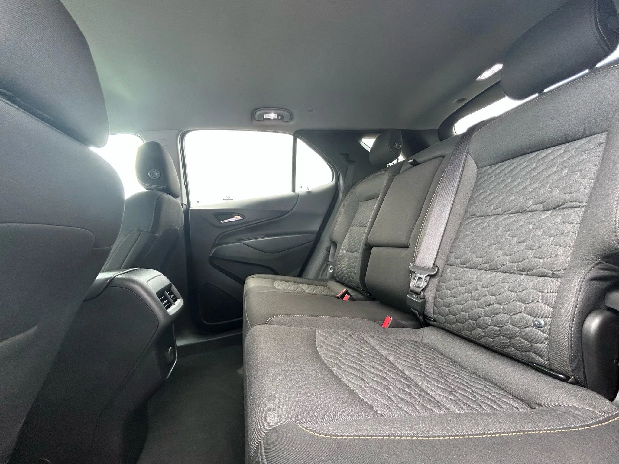 Used 2018 Chevrolet Equinox LT image 15