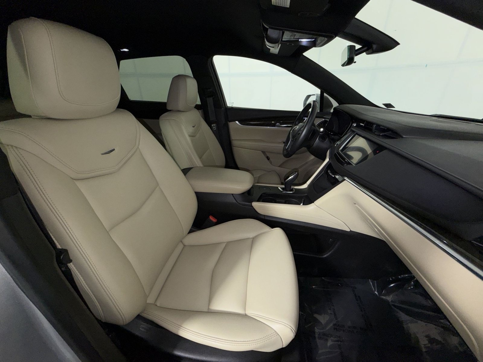 Used 2017 Cadillac XT5 FWD image 25