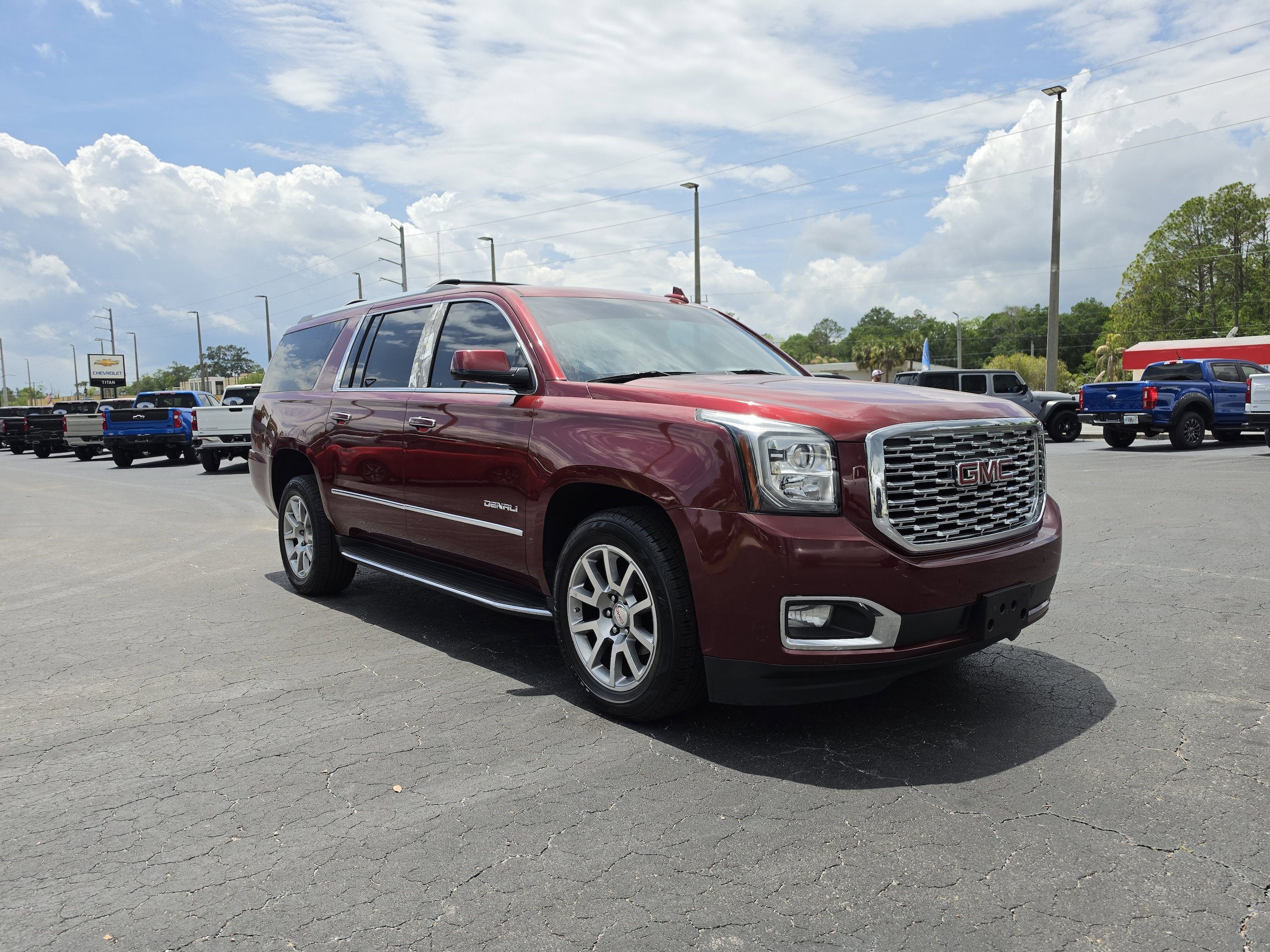 Used 2020 GMC Yukon XL Denali RWD image 2