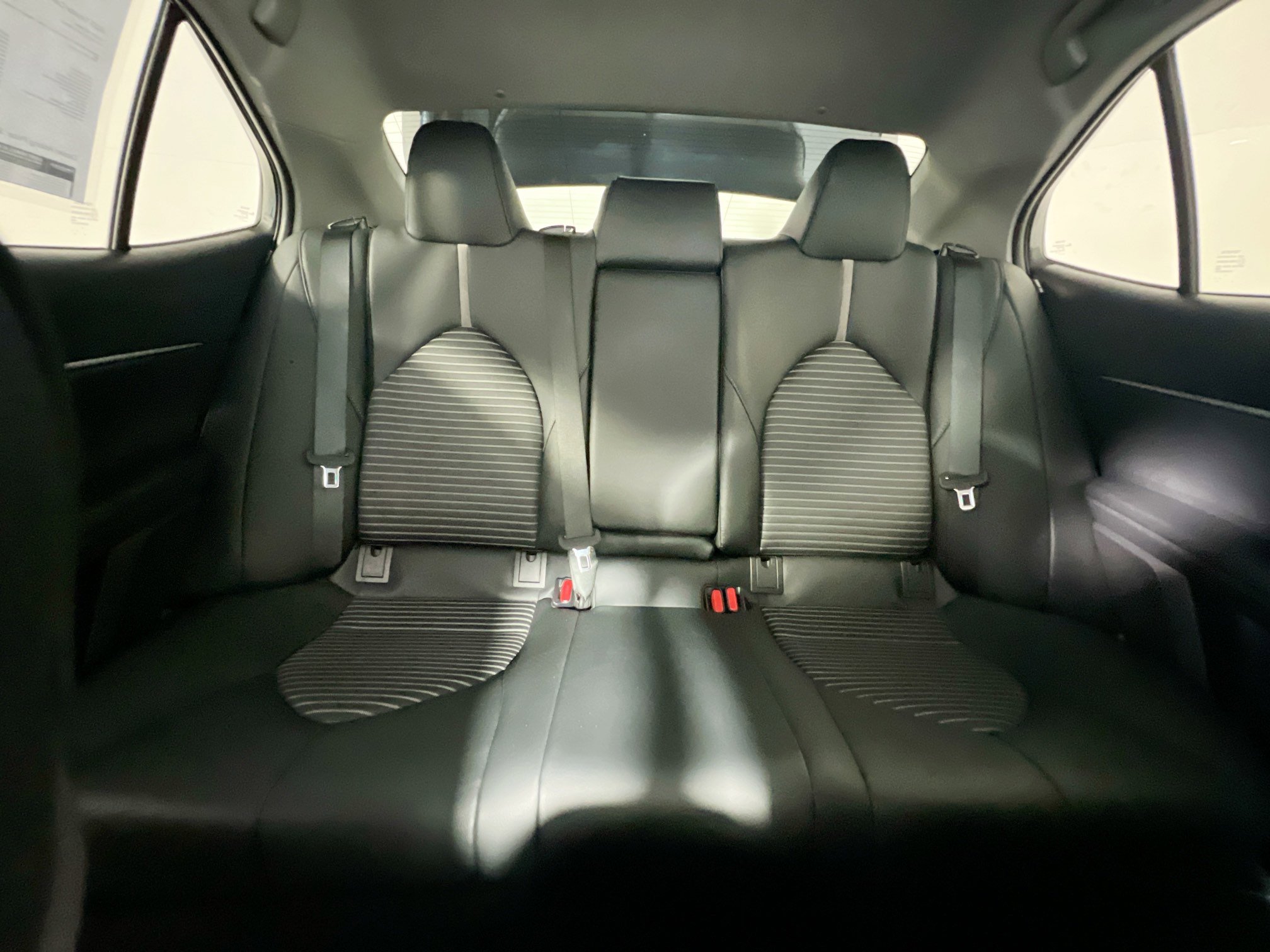 Used 2023 Toyota Camry SE image 32