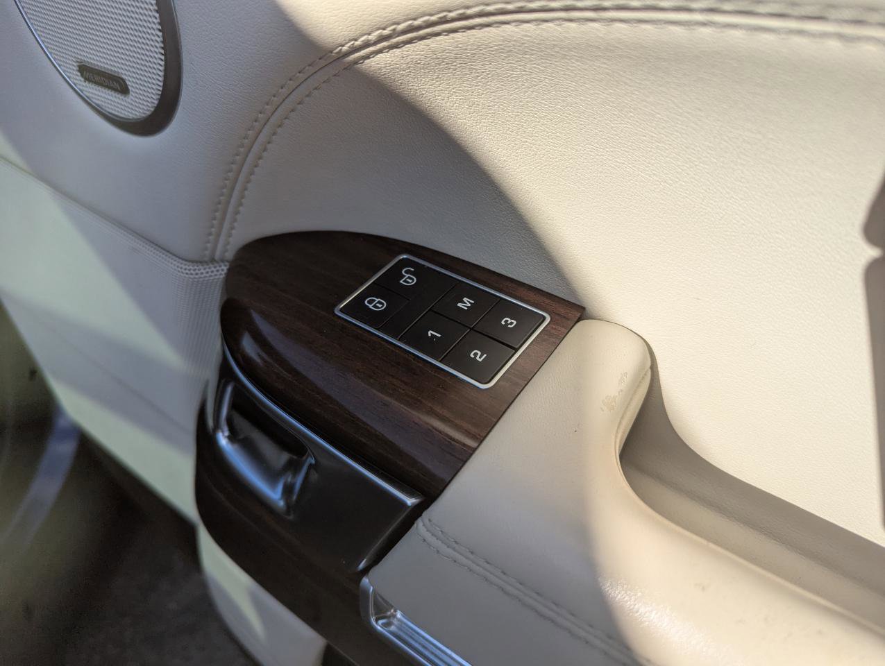 Used 2016 Land Rover Range Rover Supercharged image 36