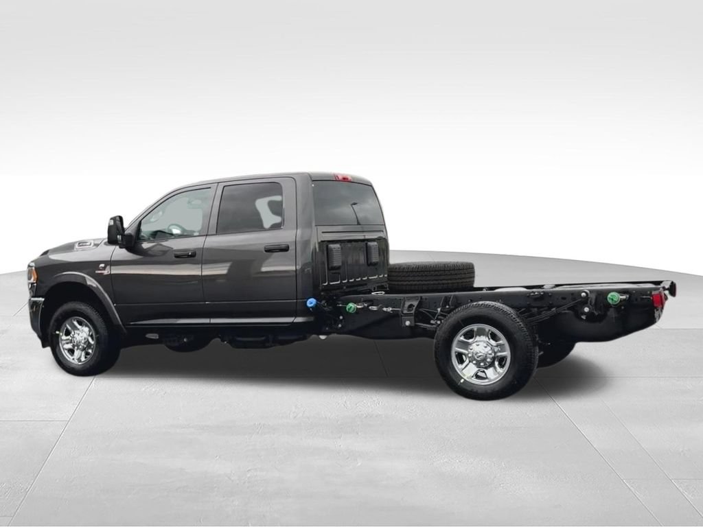 New 2024 RAM 3500 Tradesman w/ Chrome Appearance Group AWD/4WD image 7