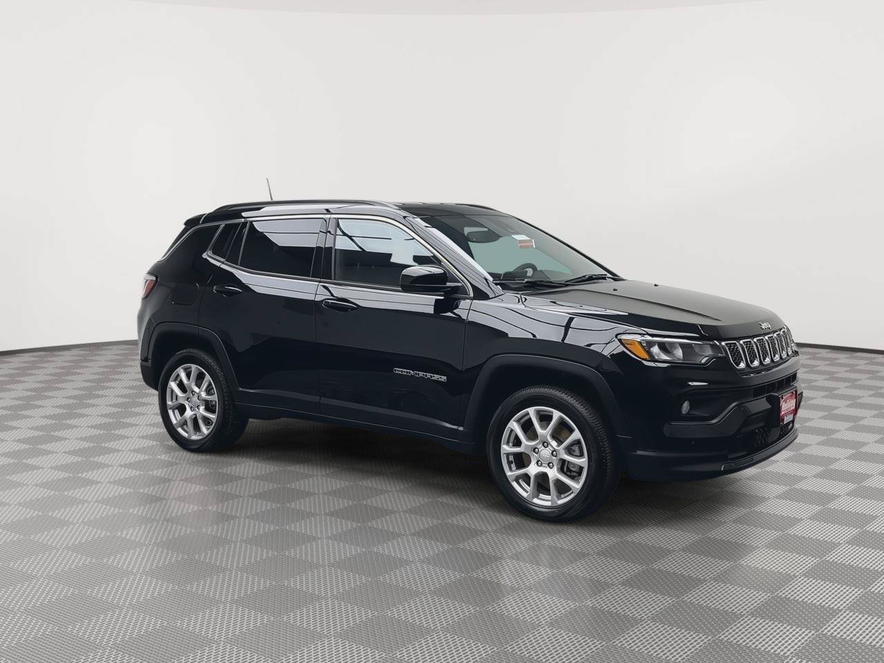 Used 2023 Jeep Compass Latitude AWD/4WD image 38