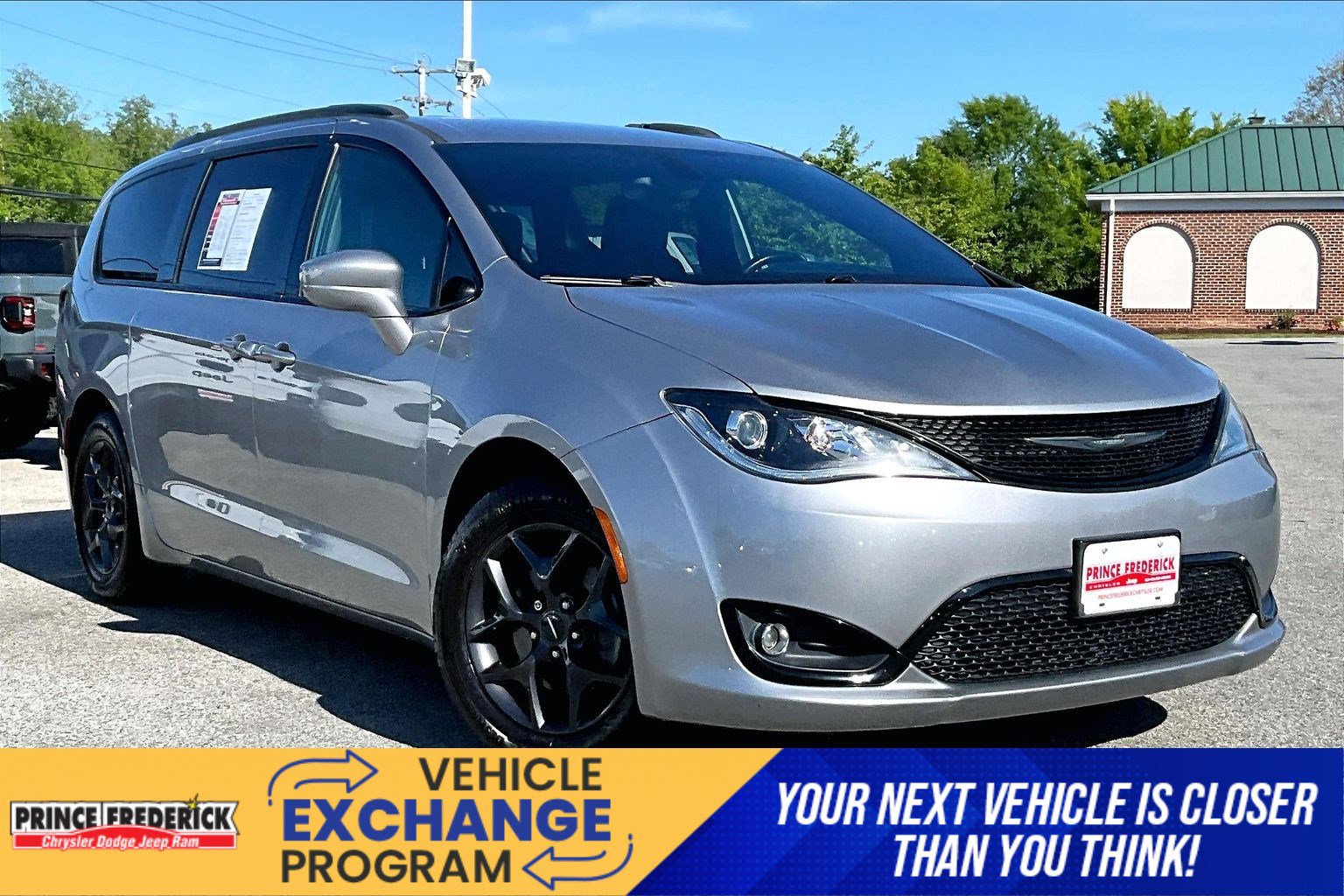 Used 2018 Chrysler Pacifica Touring-L w/ Premium Audio Group