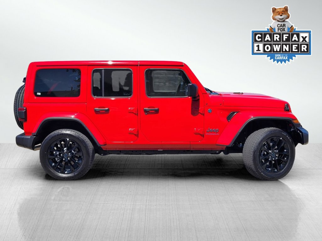 Used 2025 Jeep Wrangler Unlimited Sahara w/ Safety Group AWD/4WD image 3