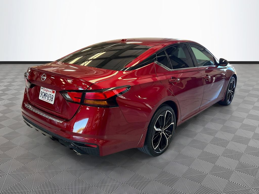 Used 2023 Nissan Altima 2.5 SR FWD image 7