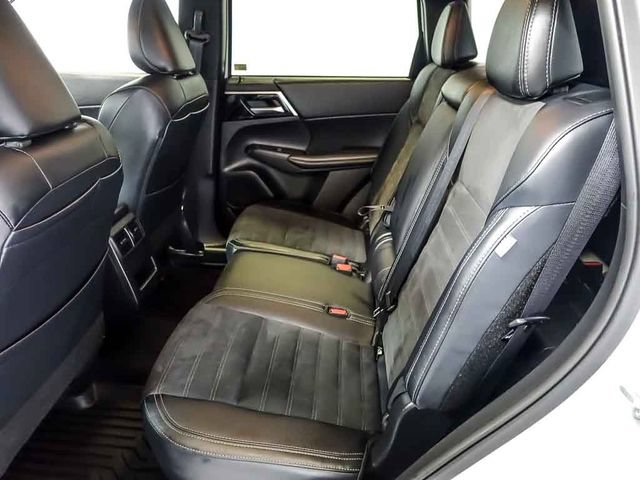 Used 2024 Mitsubishi Outlander SE AWD/4WD image 14