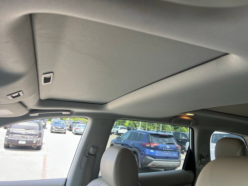 Used 2017 Nissan Pathfinder Platinum FWD image 20