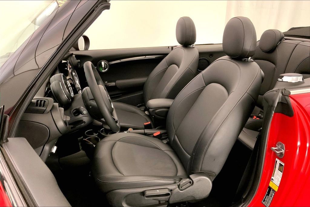 Used 2019 MINI Cooper Convertible w/ Signature Upholstery Package FWD image 13