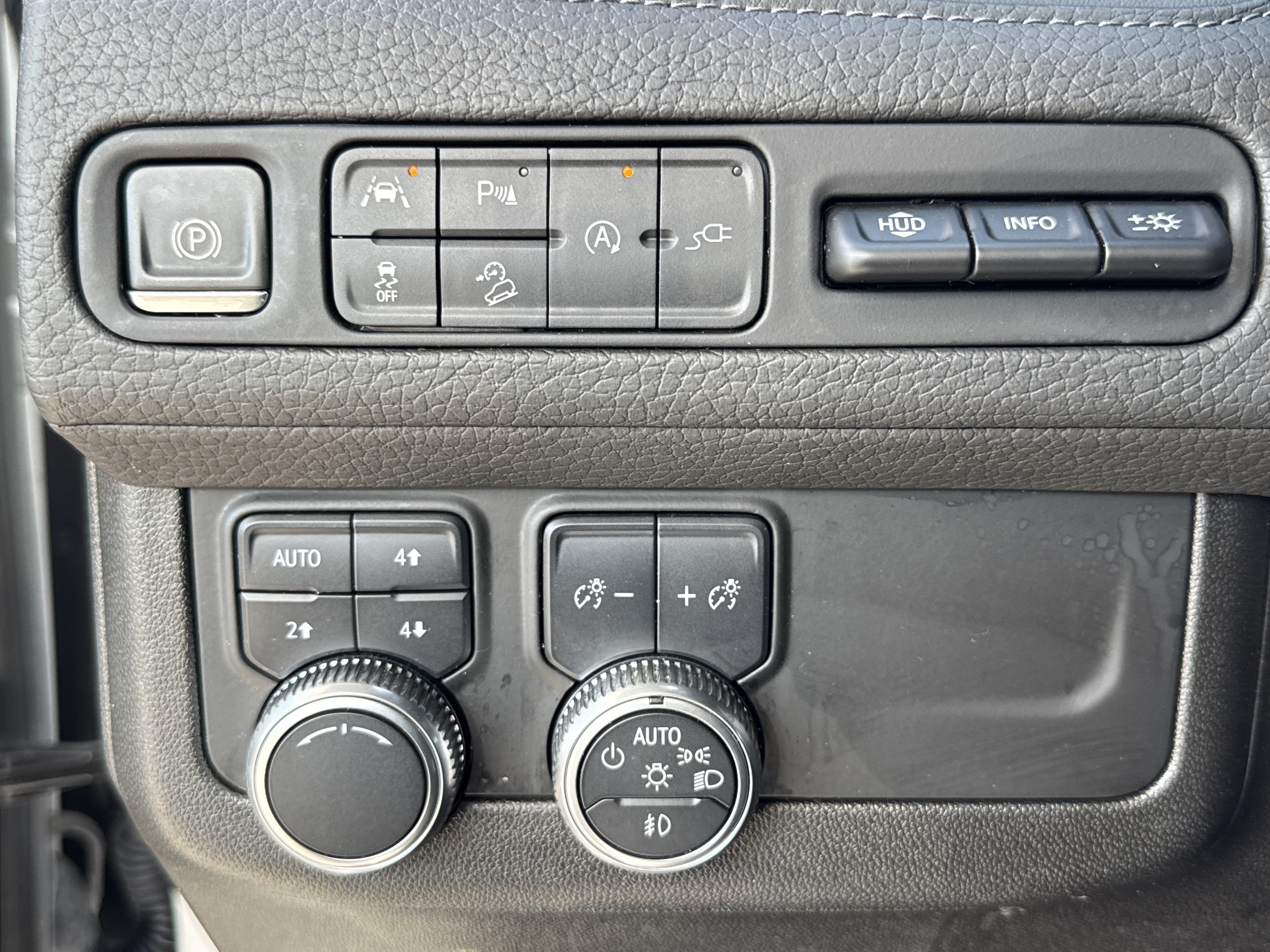 Used 2021 GMC Yukon Denali AWD/4WD image 18