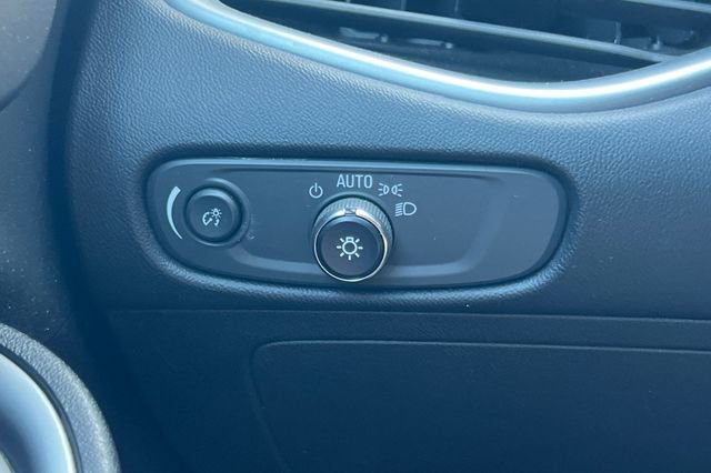 Used 2022 Chevrolet Malibu LT image 34