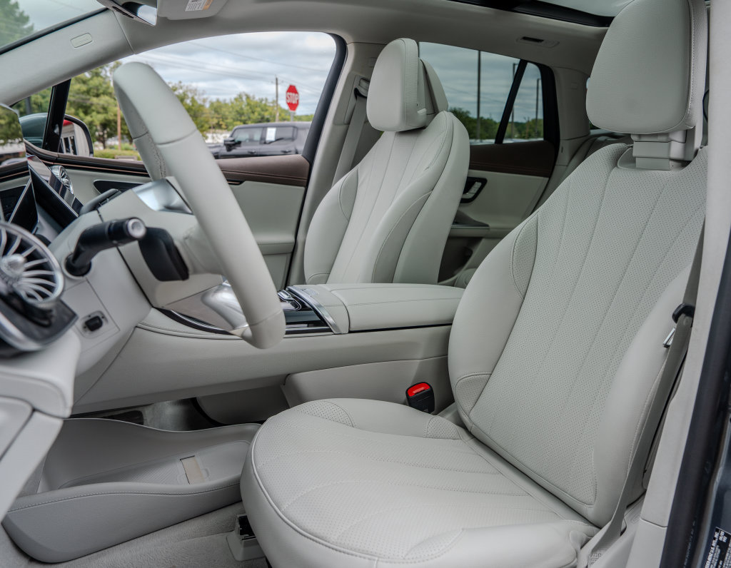 Used 2023 Mercedes-Benz EQE 350+ SUV w/ AMG Line Exterior Package image 18