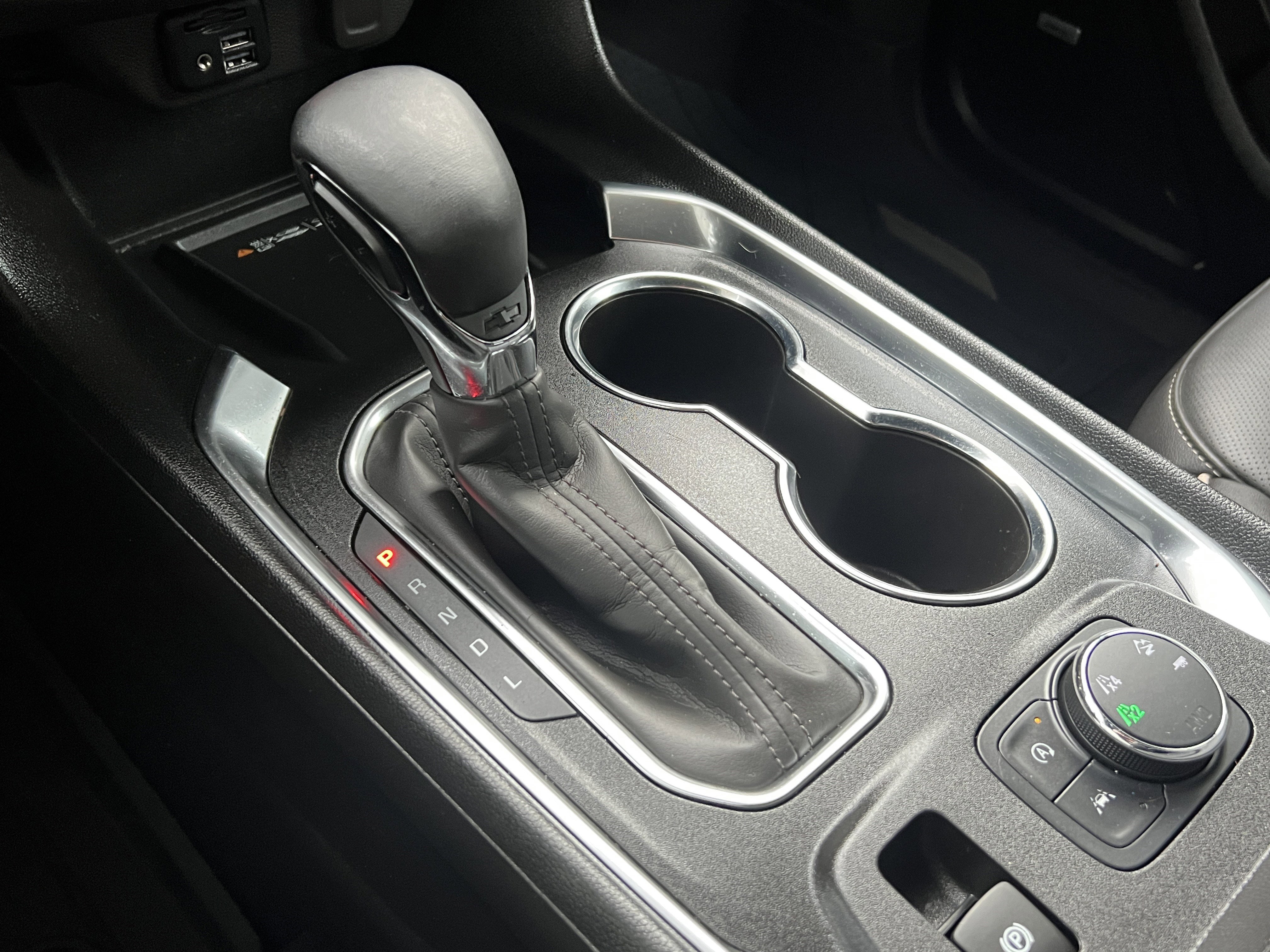 Used 2024 Chevrolet Traverse Premier w/ Redline Edition AWD/4WD image 35