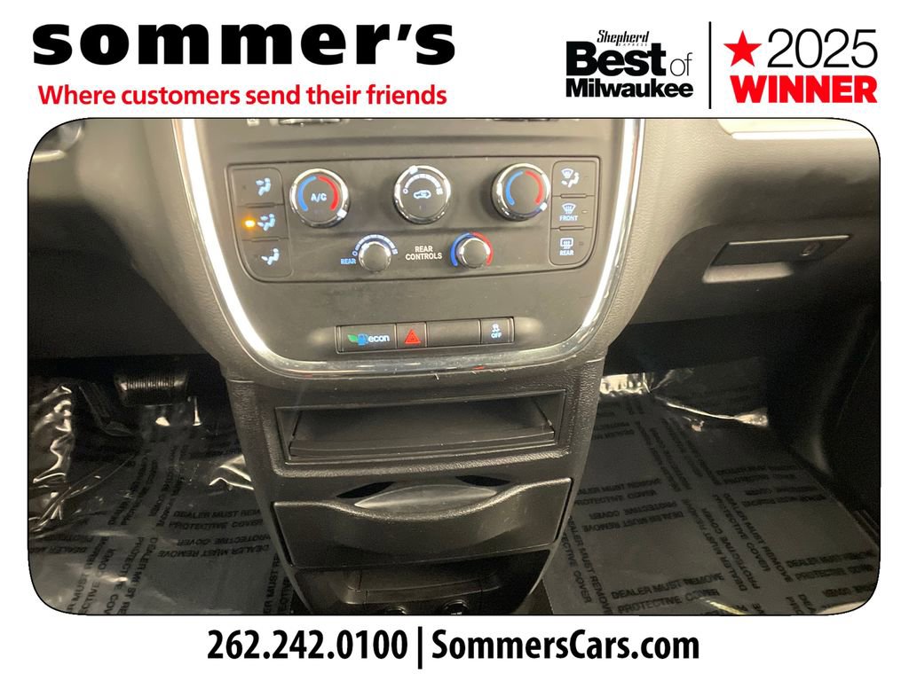 Used 2018 Dodge Grand Caravan SE image 16