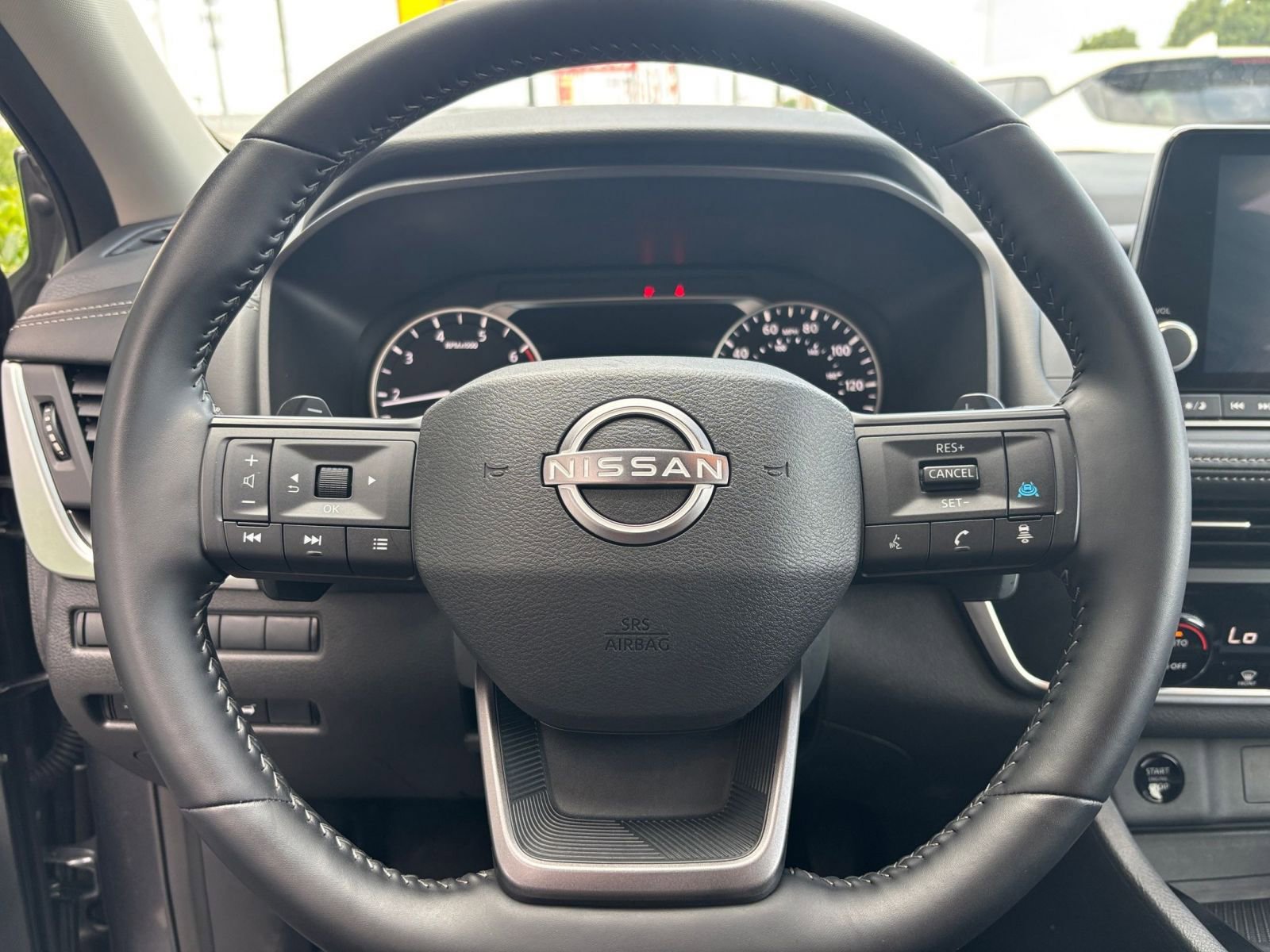 Used 2025 Nissan Rogue SV AWD/4WD image 30