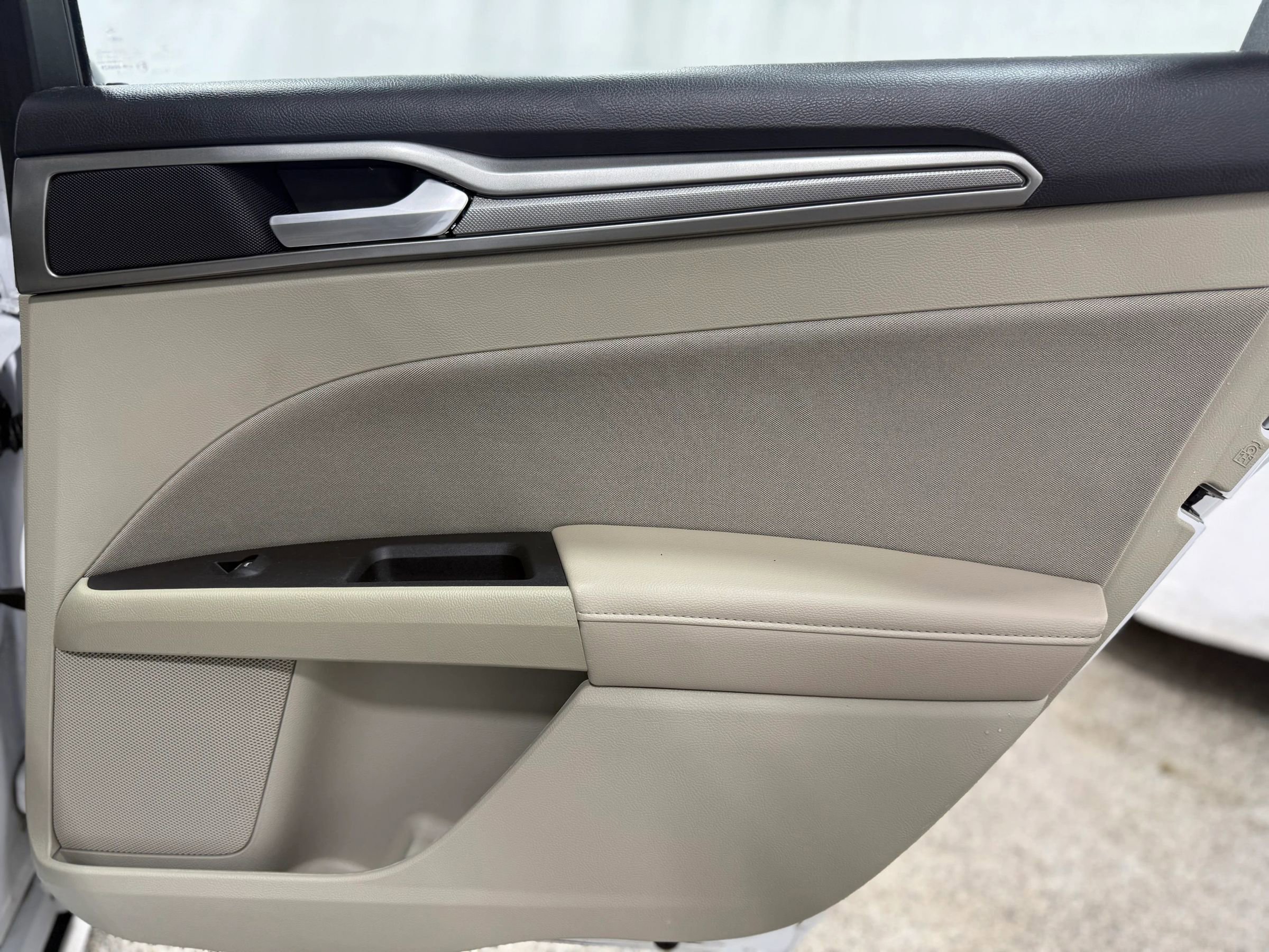 Used 2019 Ford Fusion SE image 27