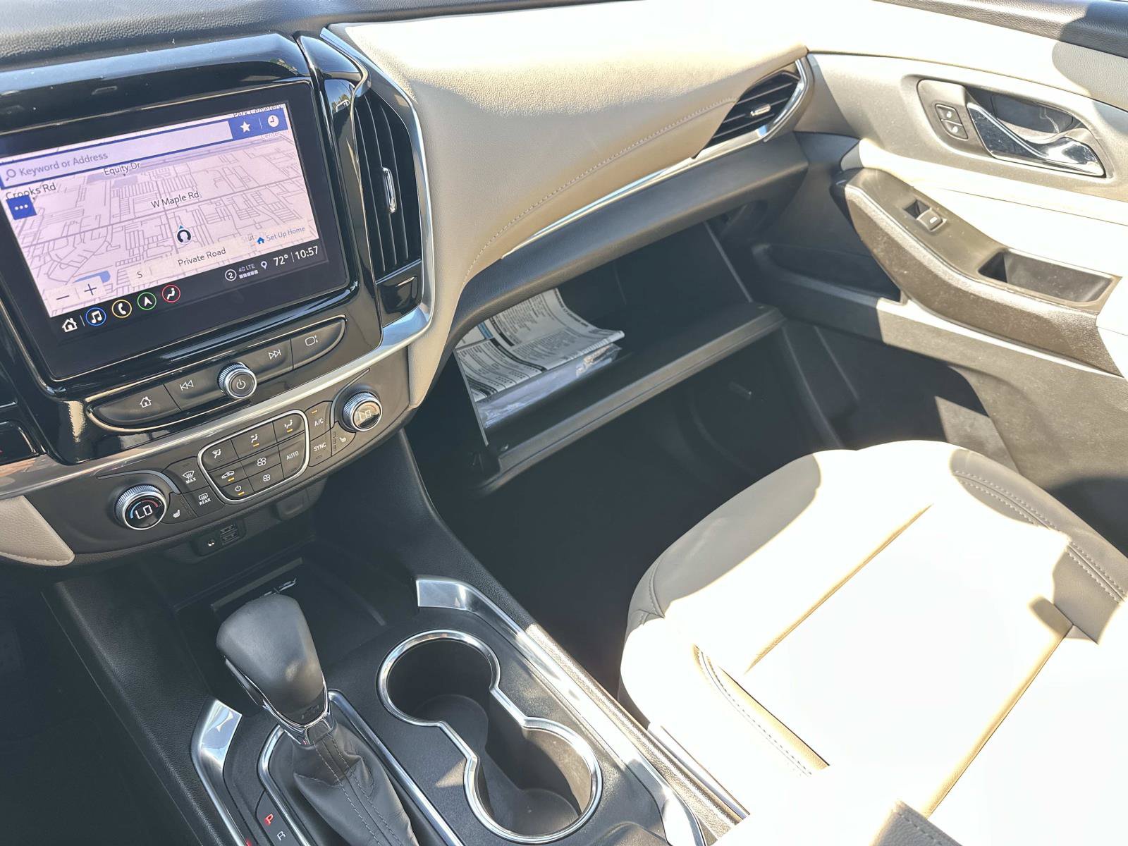 Certified 2023 Chevrolet Traverse LT w/ LT Premium Package AWD/4WD image 32