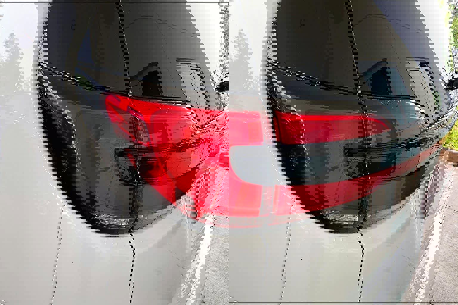 Used 2025 Chrysler Pacifica Select image 26