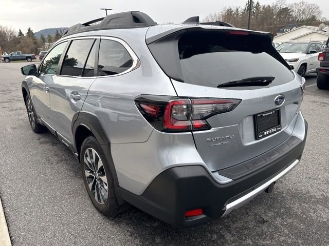 Used 2025 Subaru Outback Limited AWD/4WD image 4