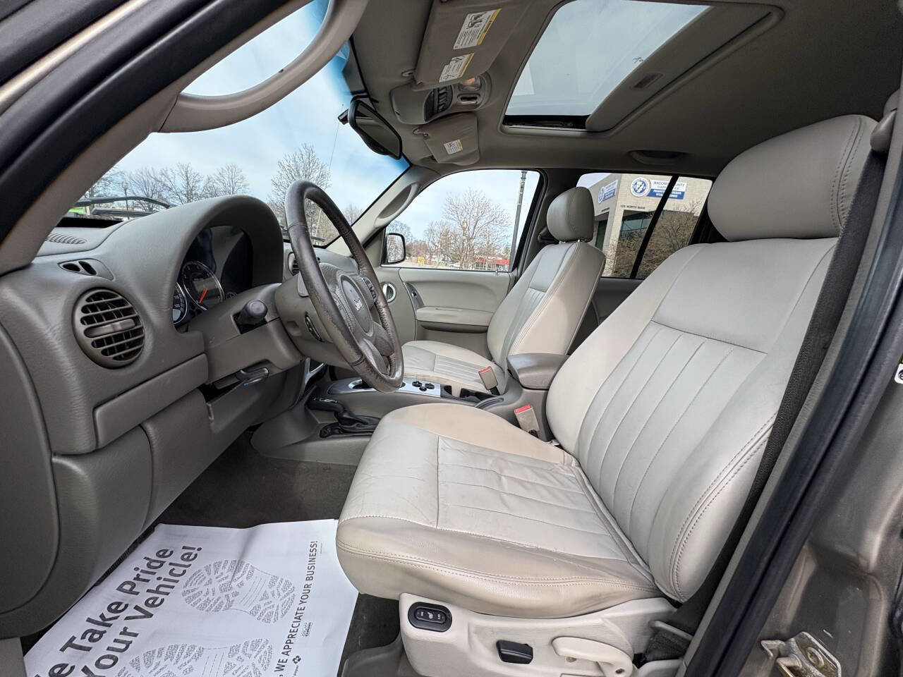 Used 2005 Jeep Liberty Limited image 22