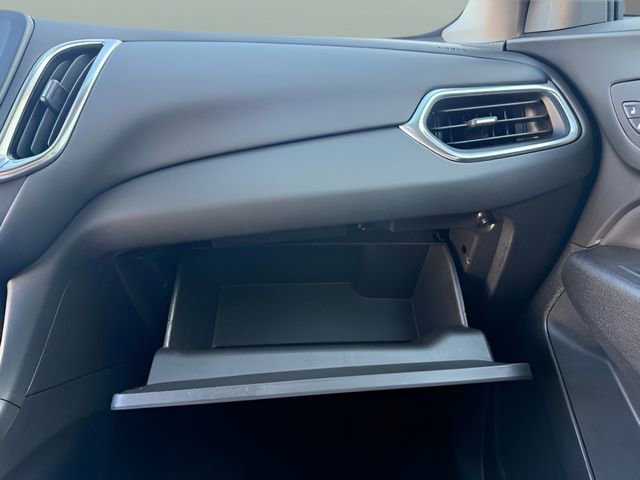 Used 2024 Chevrolet Equinox LT FWD image 11