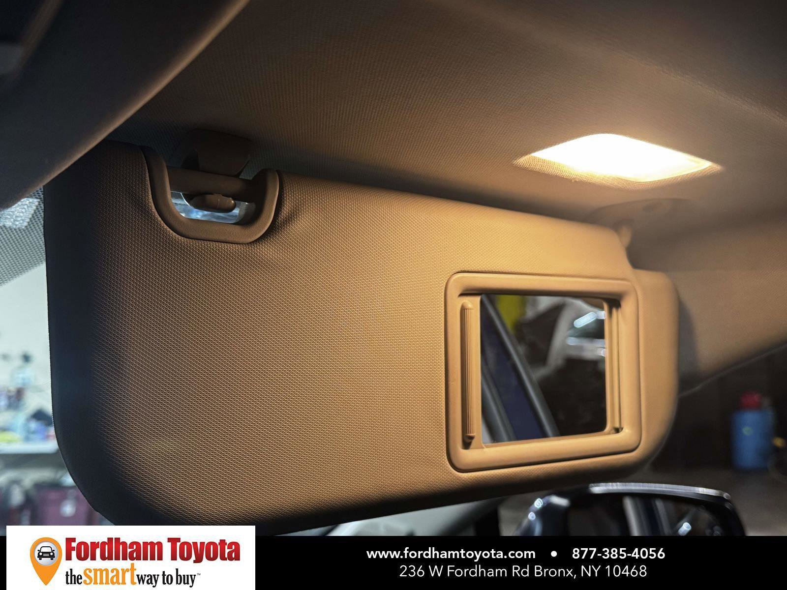 Used 2020 Toyota RAV4 Limited image 27