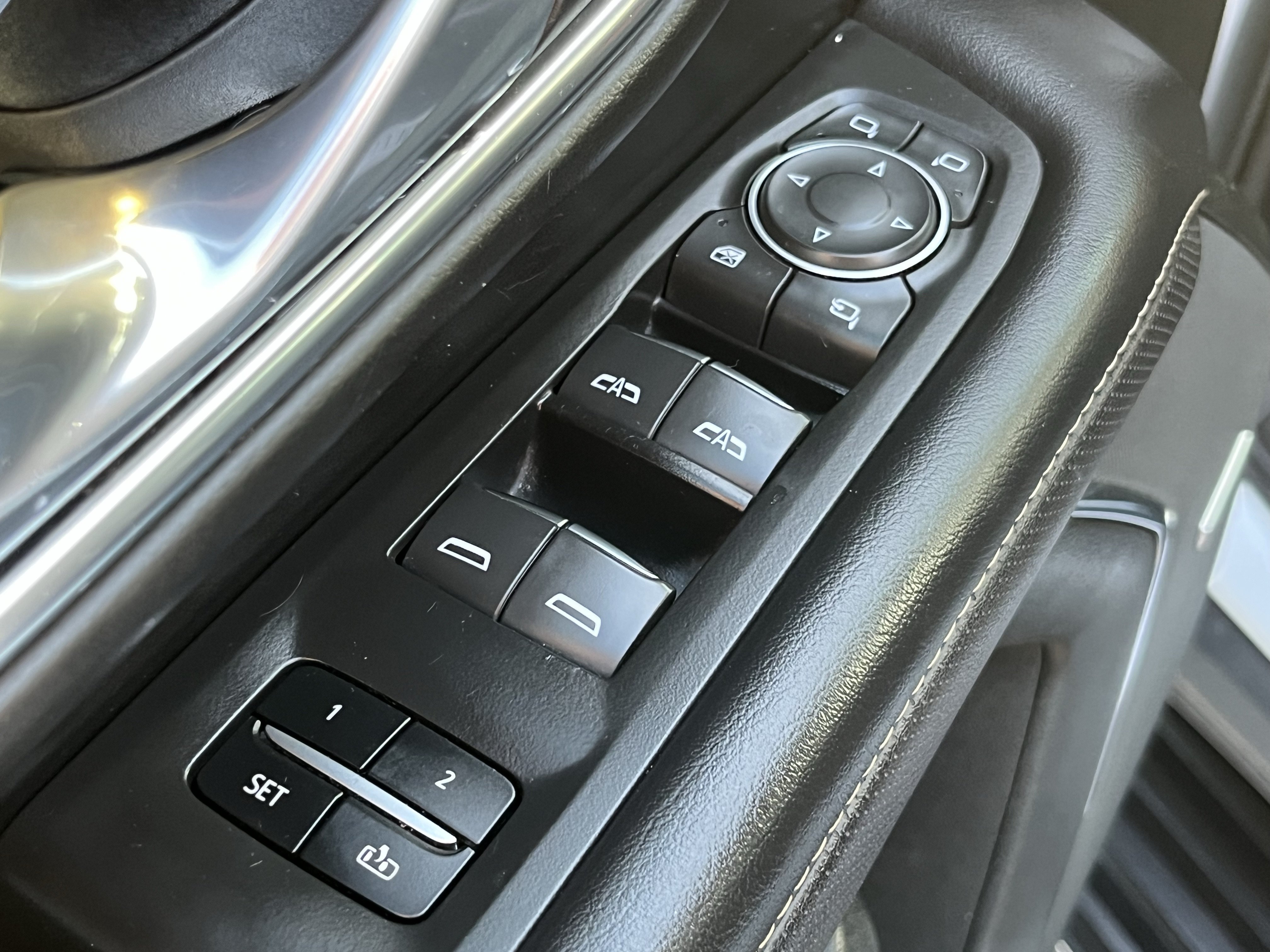Used 2023 Chevrolet Suburban Premier RWD image 27